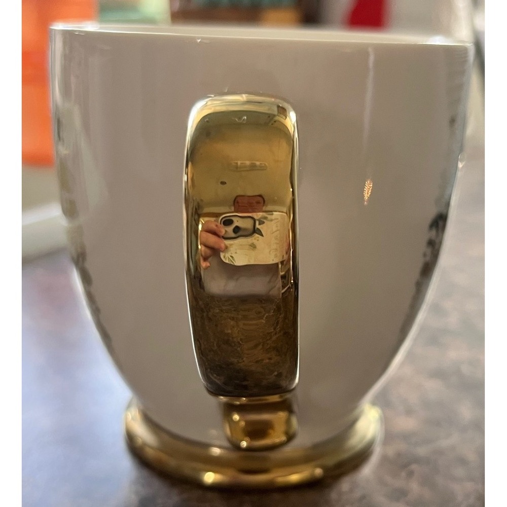 Monogram "M" mug in white with gold handle and gold M Ciroa Vintage - Picture 2 of 5